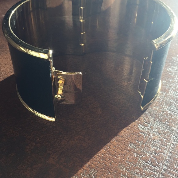House of Harlow leather cuff - Picture 2 of 4